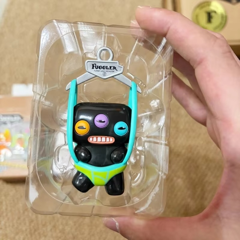 Official Fuggler X Jaka Blind  - Vinyl Figure Blank review and price